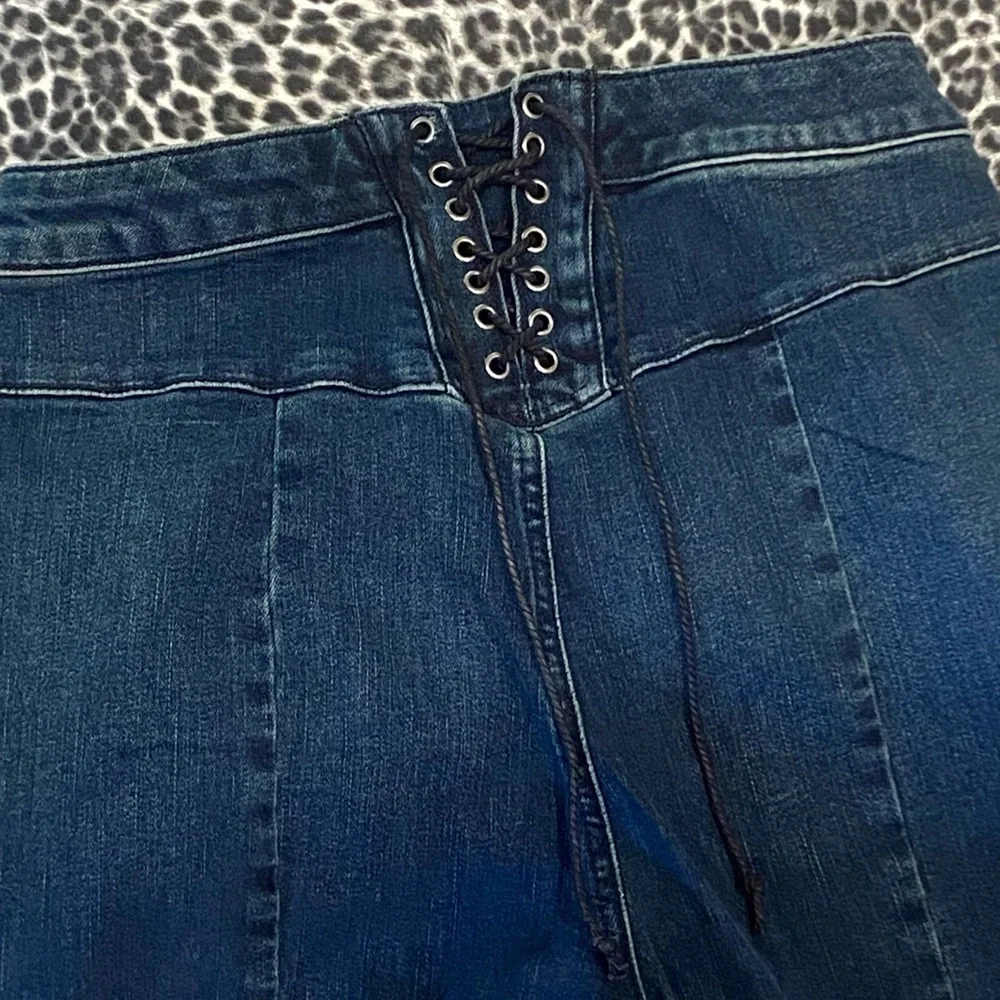 CRVY Super High-Rise Lace-Up Flare Jeans NWT Size 27 S